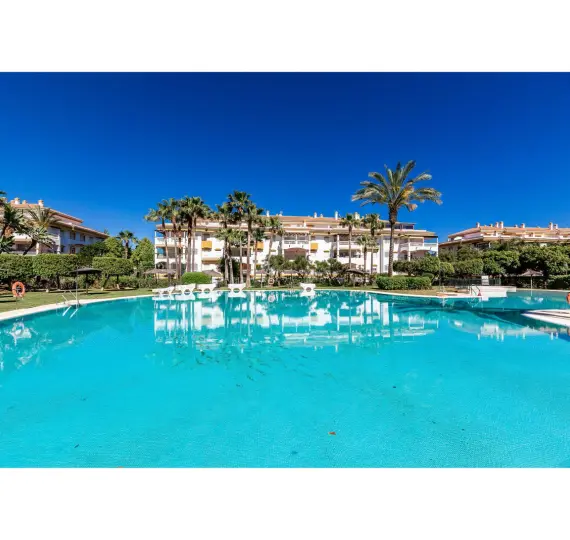 Sale of ground floor apartment in Nueva Andalucía