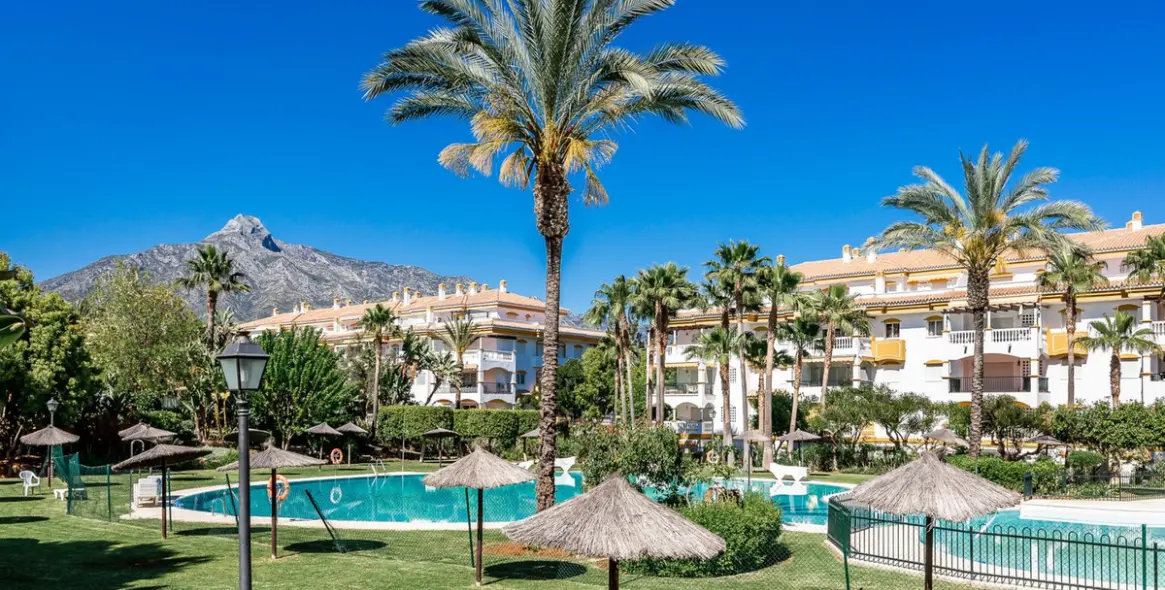 Sale of ground floor apartment in Nueva Andalucía 3