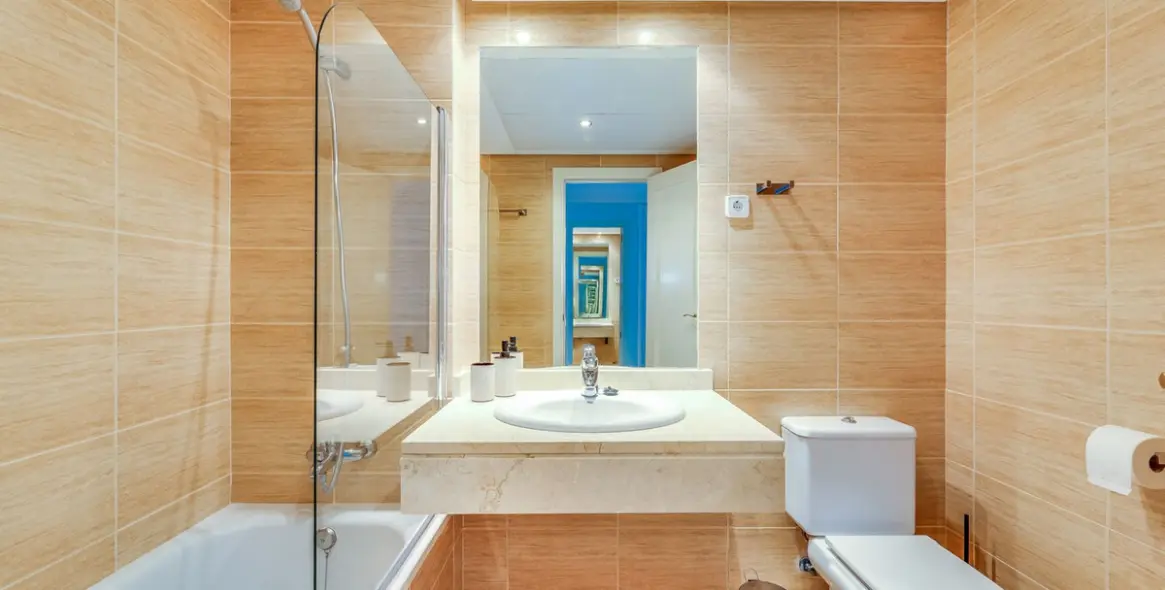 Sale of ground floor apartment in Nueva Andalucía 12