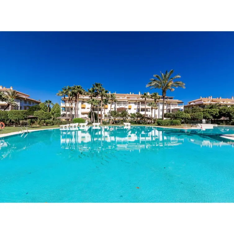 Venta de apartamento en planta baja en Nueva Andalucía