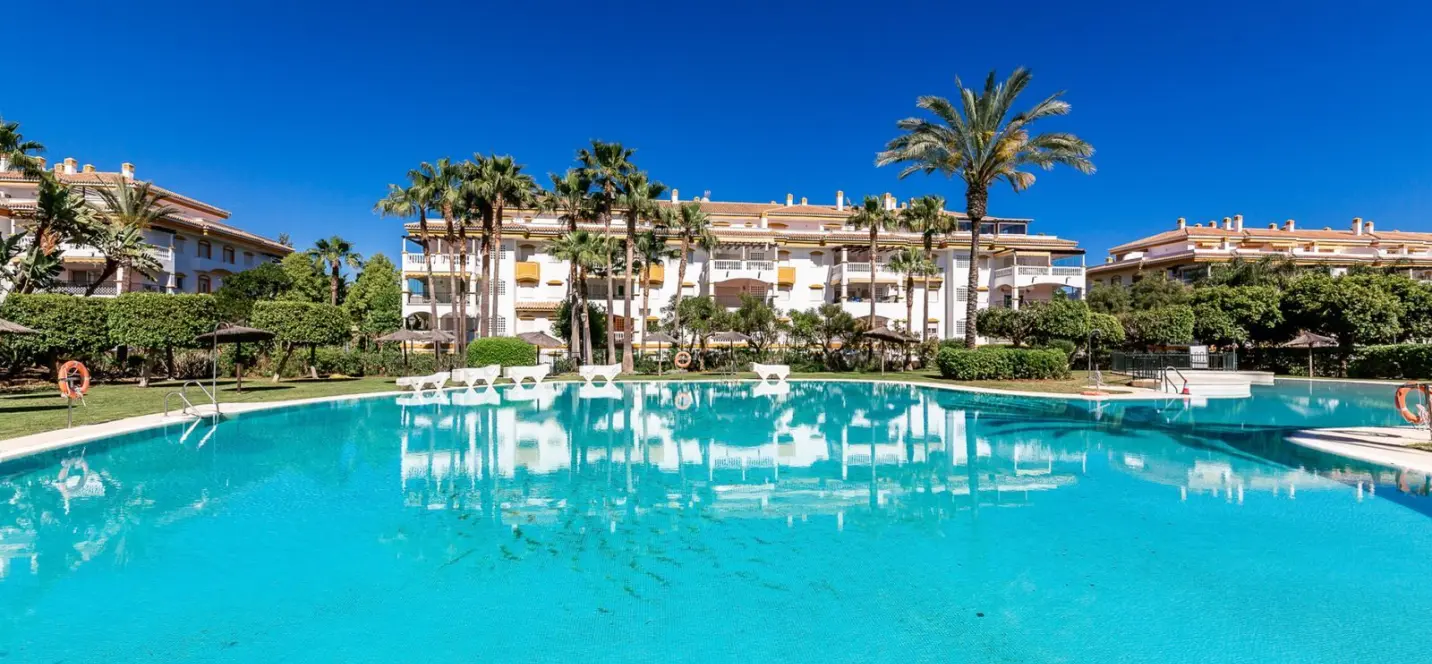 Venta de apartamento en planta baja en Nueva Andalucía 0