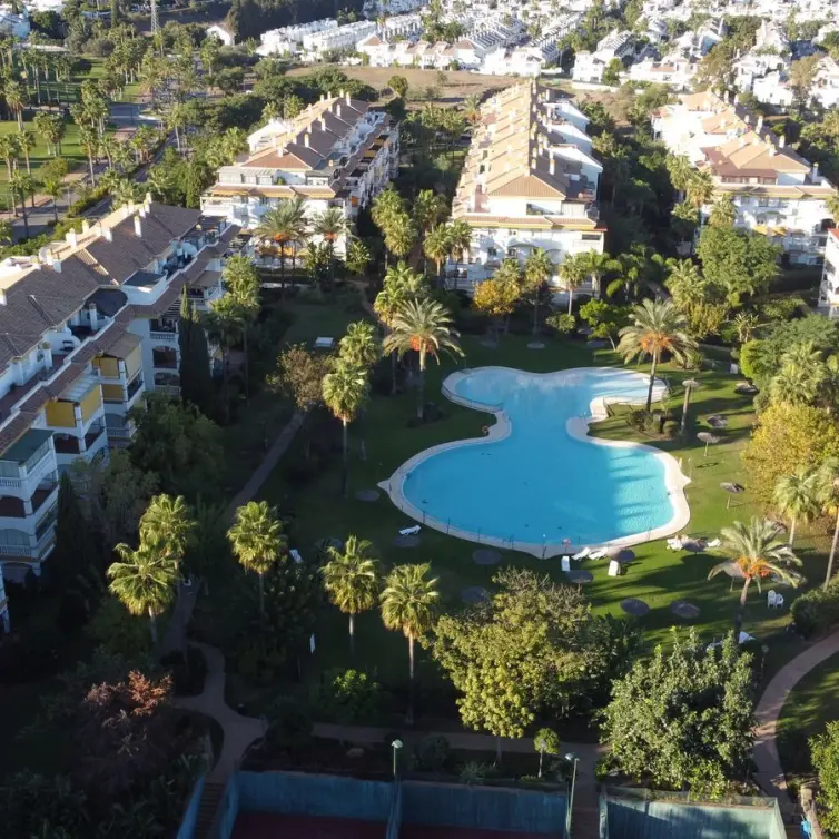 Venta de apartamento en planta baja en Nueva Andalucía