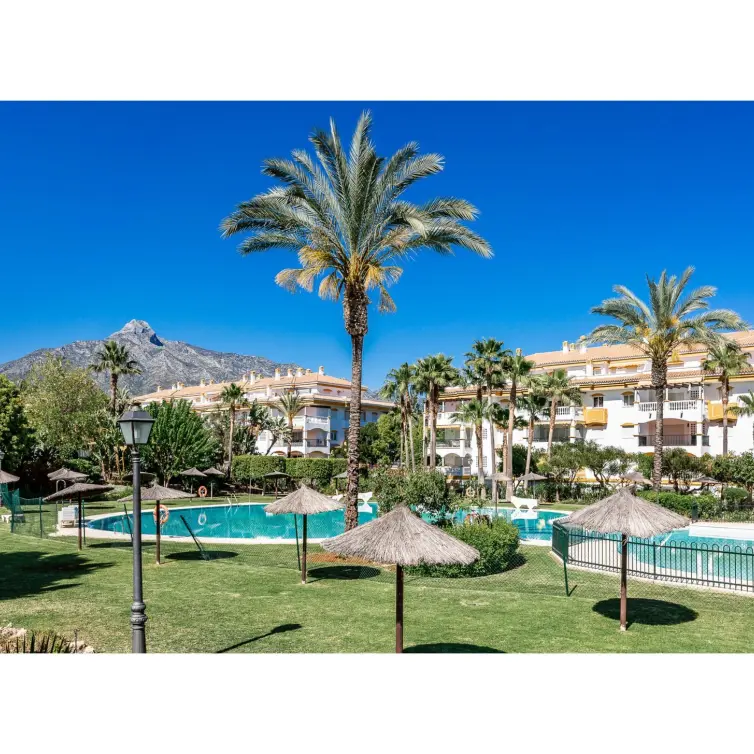 Venta de apartamento en planta baja en Nueva Andalucía