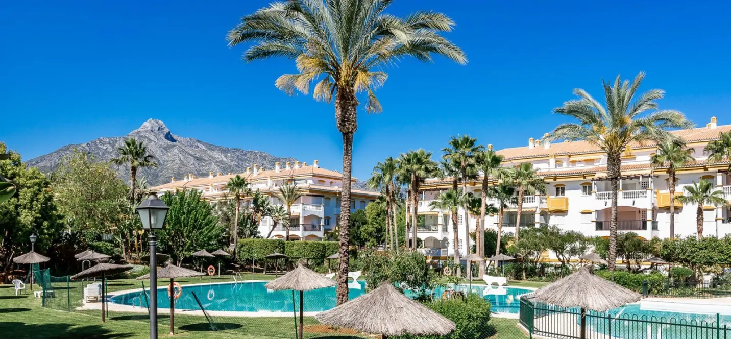 Venta de apartamento en planta baja en Nueva Andalucía 2