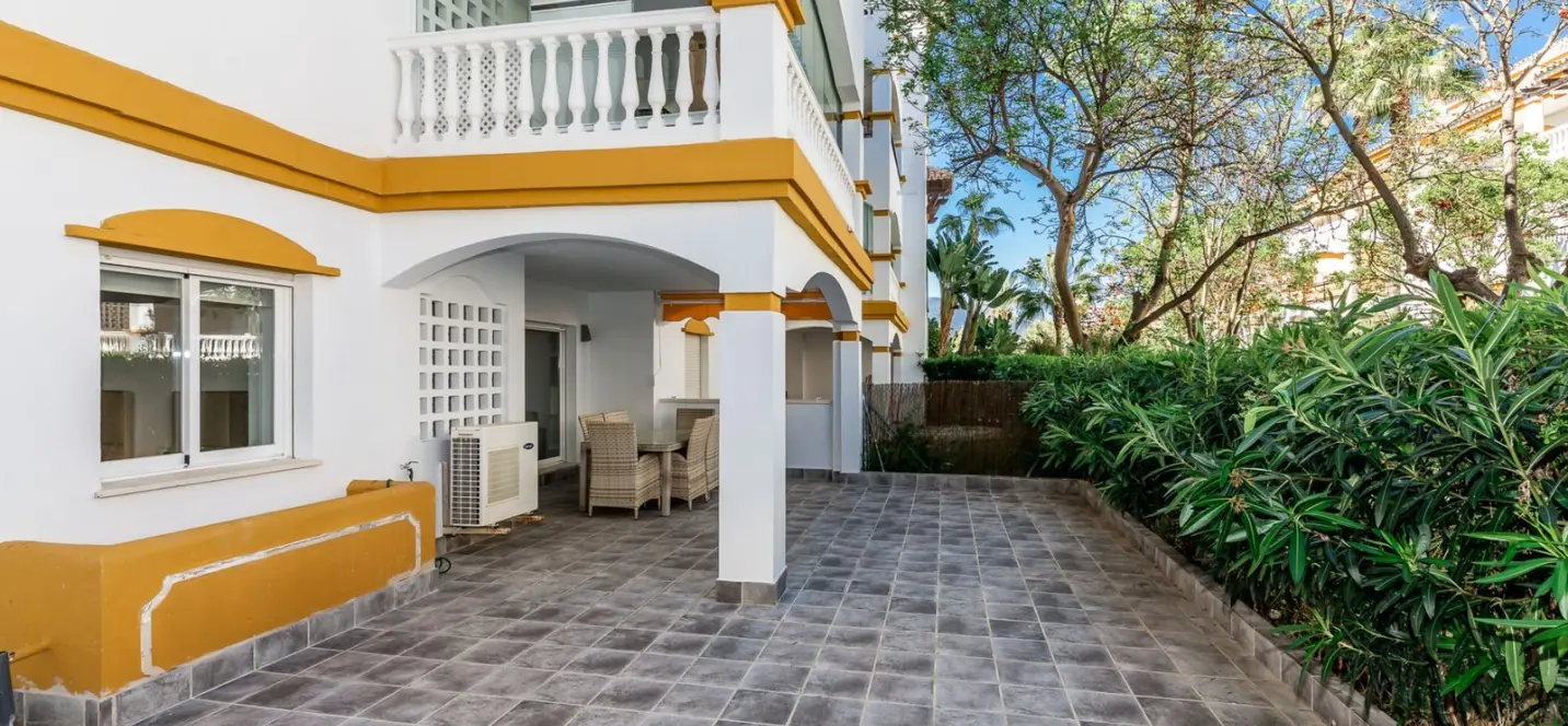 Venta de apartamento en planta baja en Nueva Andalucía 3