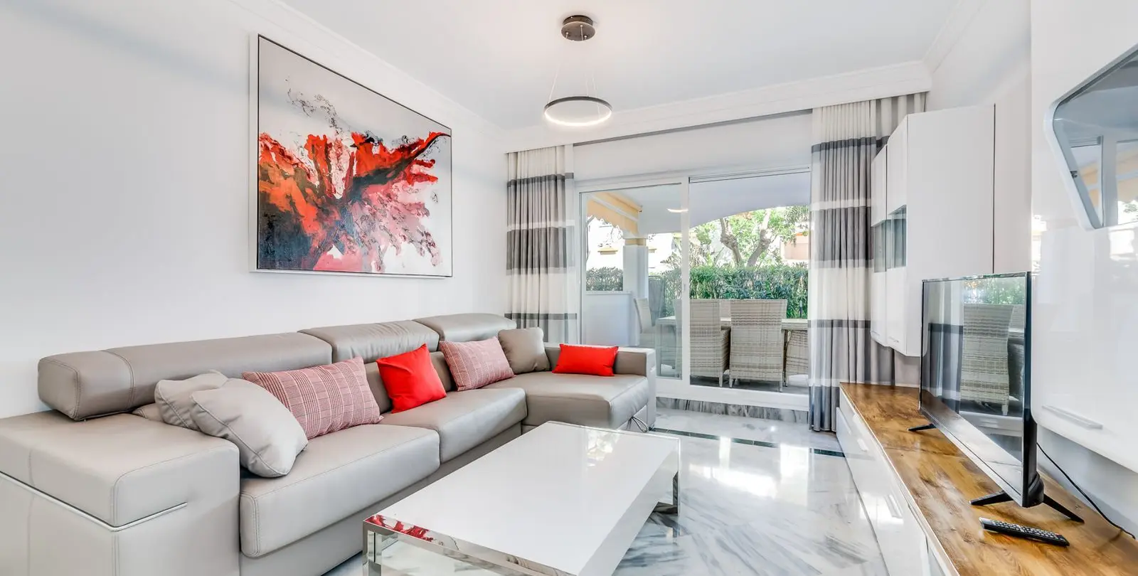 Venta de apartamento en planta baja en Nueva Andalucía 5
