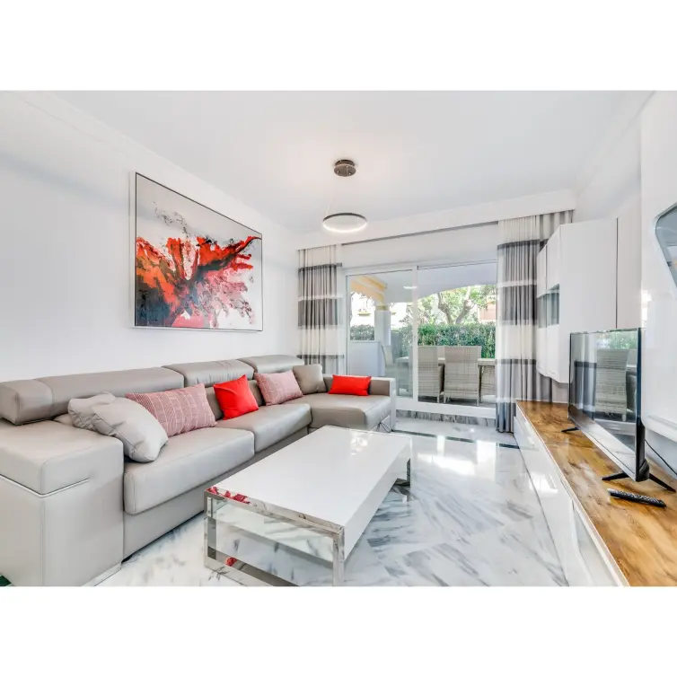 Venta de apartamento en planta baja en Nueva Andalucía