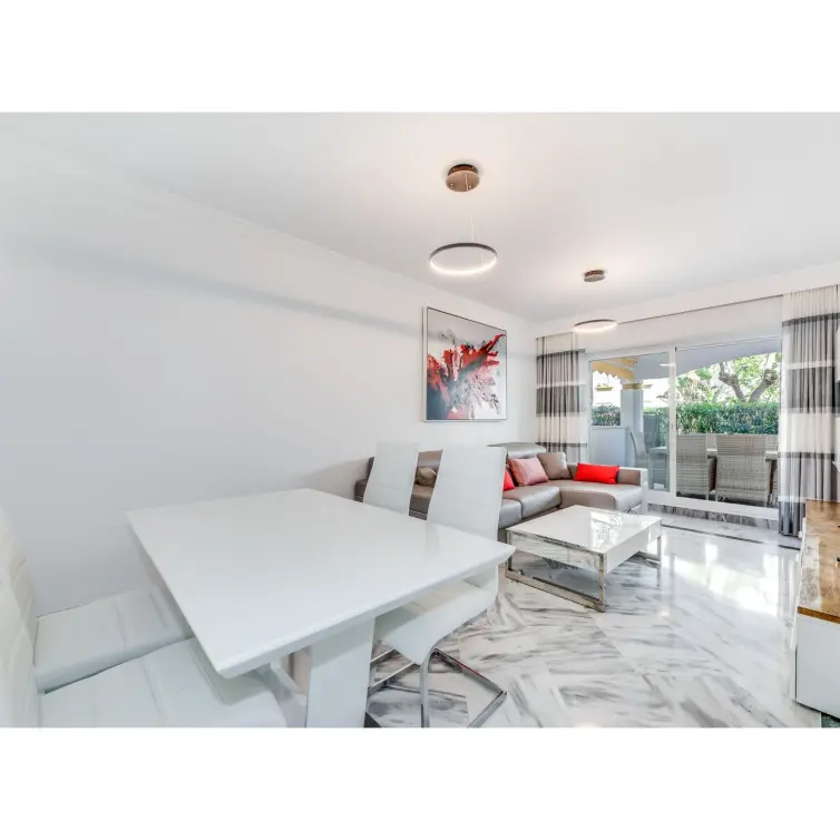 Venta de apartamento en planta baja en Nueva Andalucía