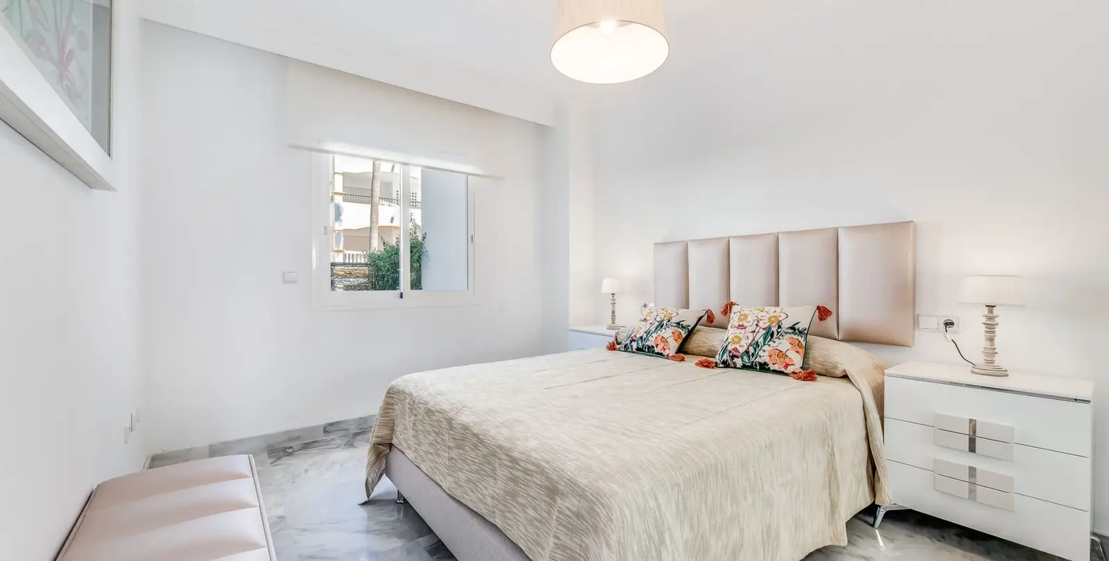 Venta de apartamento en planta baja en Nueva Andalucía 9