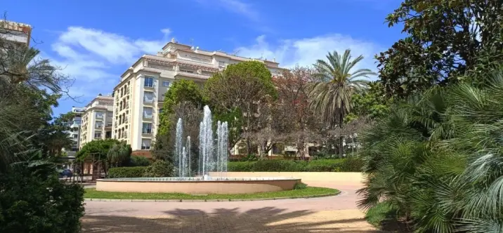 Sale of middle floor apartment in Estepona 0