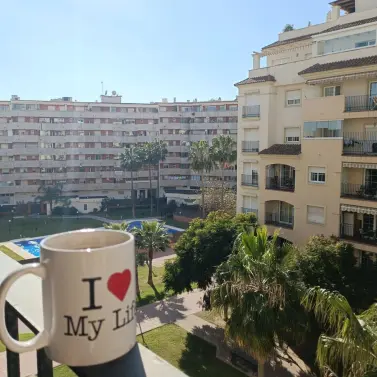 Sale of middle floor apartment in Estepona