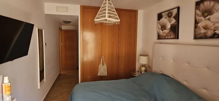 Sale of middle floor apartment in Estepona 2