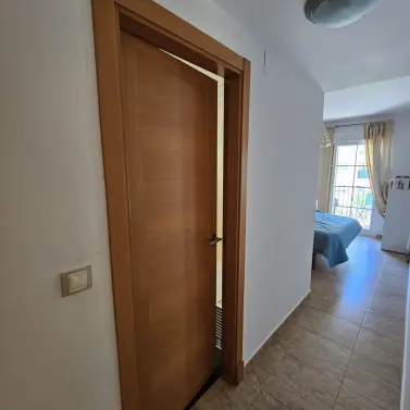 Sale of middle floor apartment in Estepona