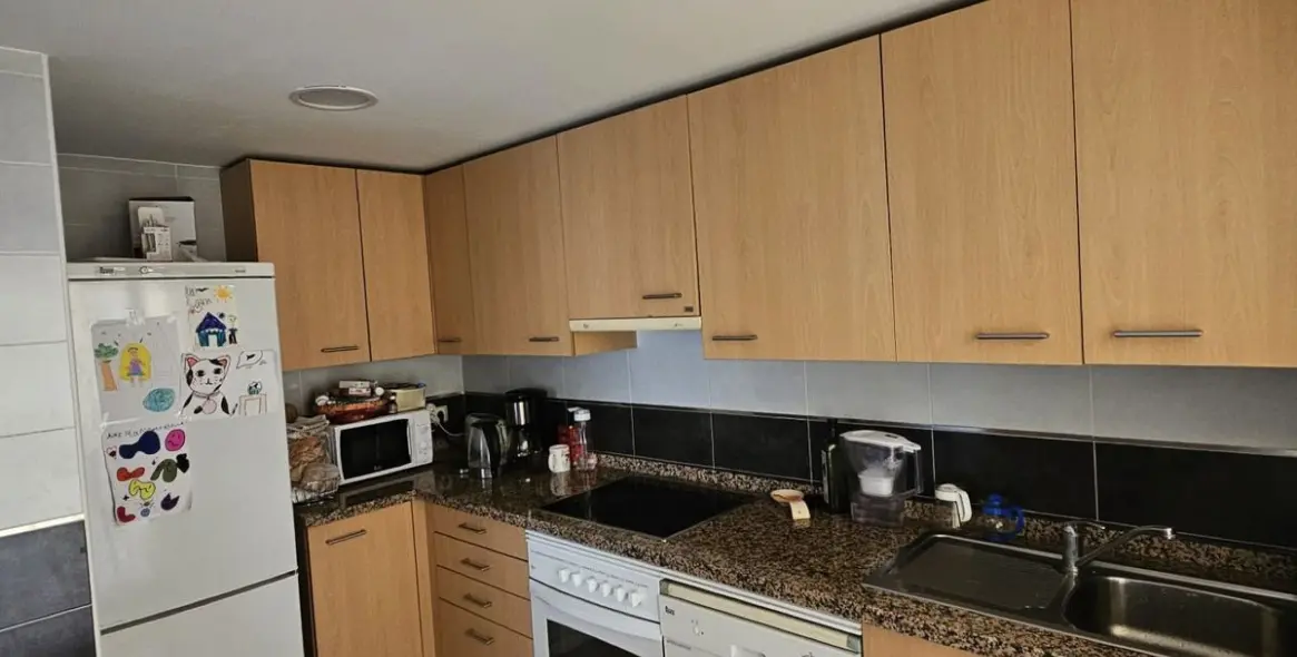 Sale of middle floor apartment in Estepona 13