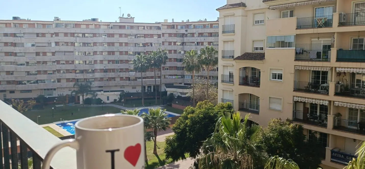 Продажа апартаментов на среднем этаже в Estepona 1