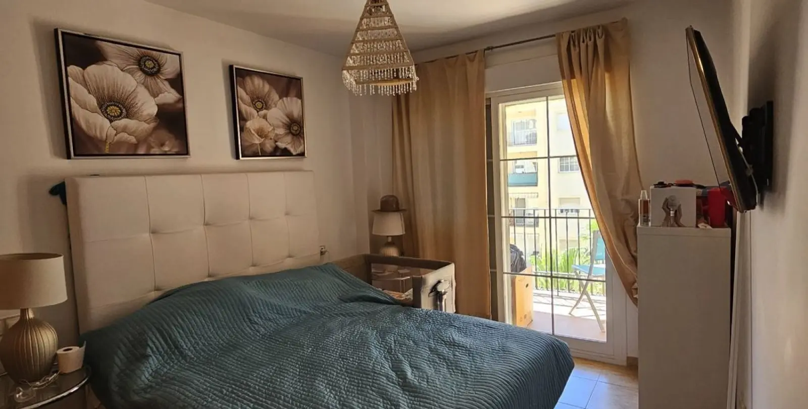 Продажа апартаментов на среднем этаже в Estepona 12