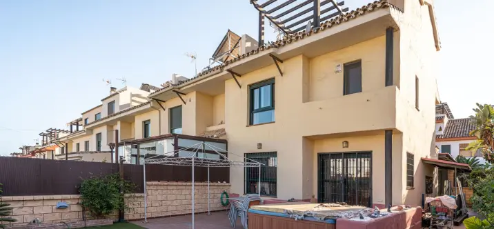 Sale of townhouse in Cancelada 0