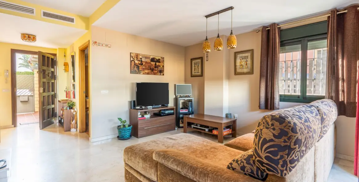 Sale of townhouse in Cancelada 11