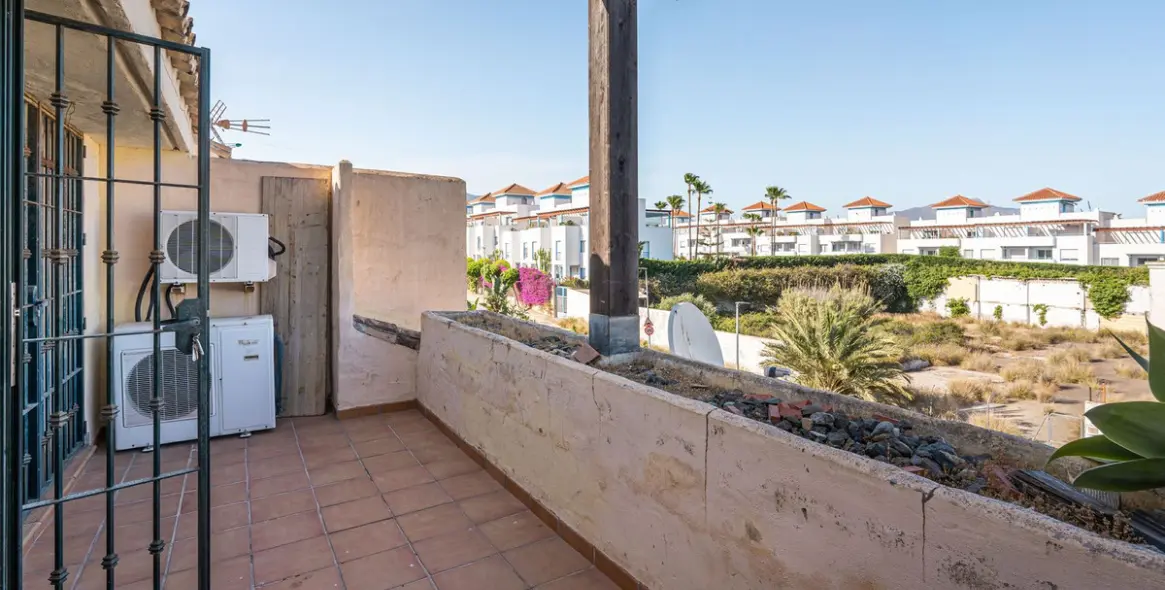 Sale of townhouse in Cancelada 19