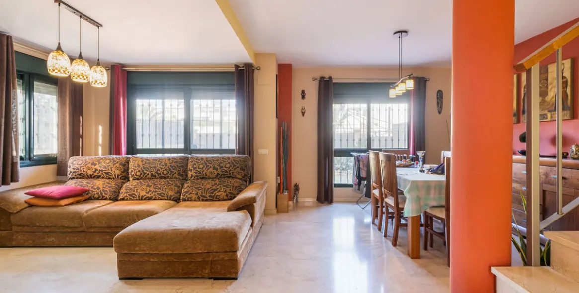 Sale of townhouse in Cancelada 29