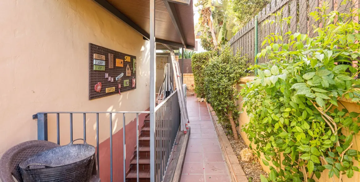 Sale of townhouse in Cancelada 35