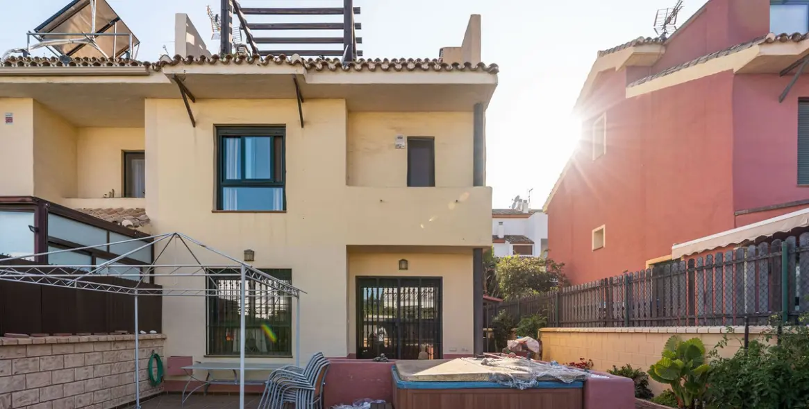 Sale of townhouse in Cancelada 36