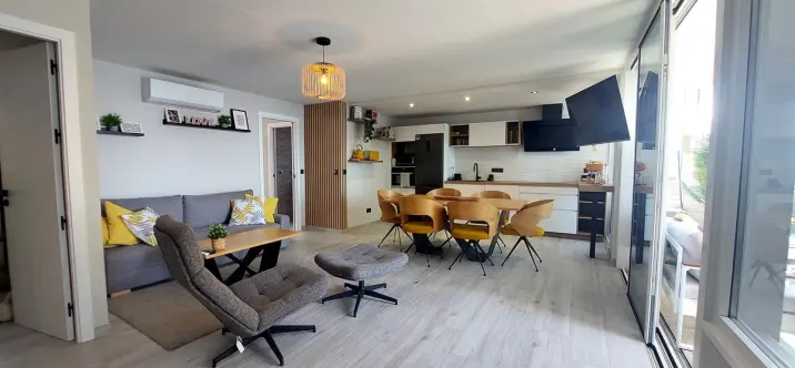 Sale of middle floor apartment in Fuengirola 0