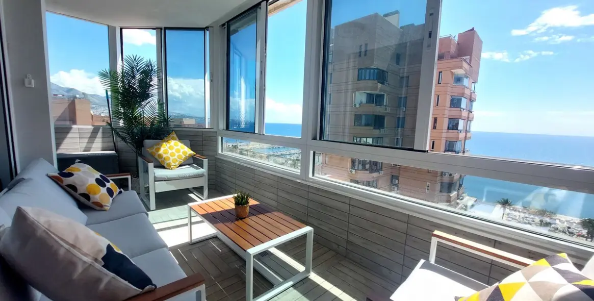 Sale of middle floor apartment in Fuengirola 2