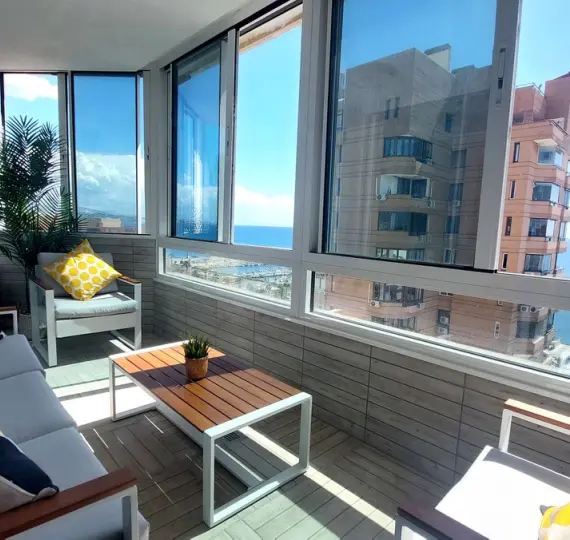 Sale of middle floor apartment in Fuengirola