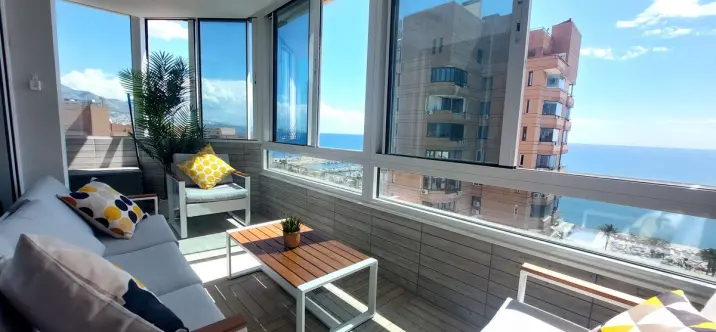 Sale of middle floor apartment in Fuengirola 1