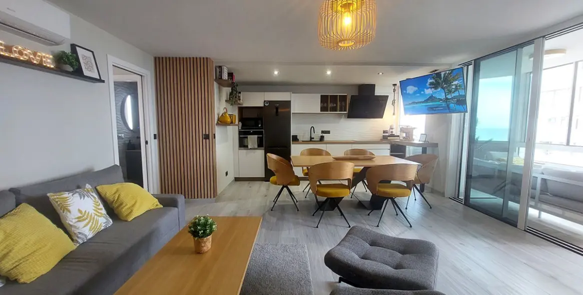 Sale of middle floor apartment in Fuengirola 12