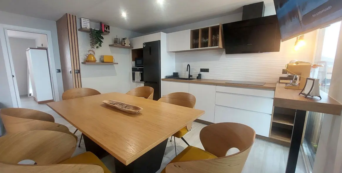 Sale of middle floor apartment in Fuengirola 16