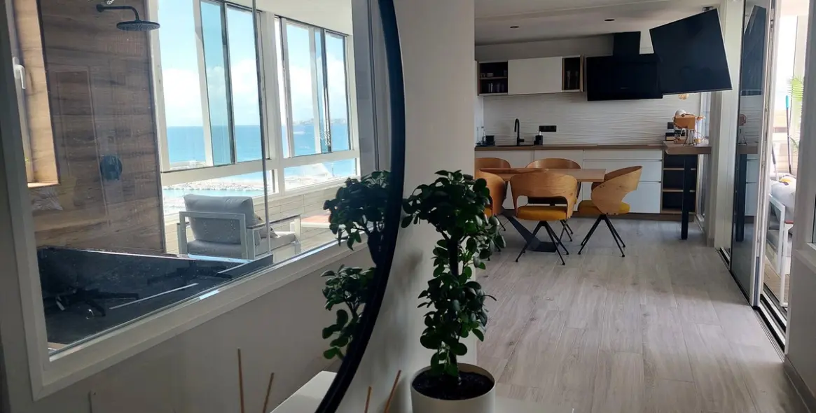Sale of middle floor apartment in Fuengirola 19