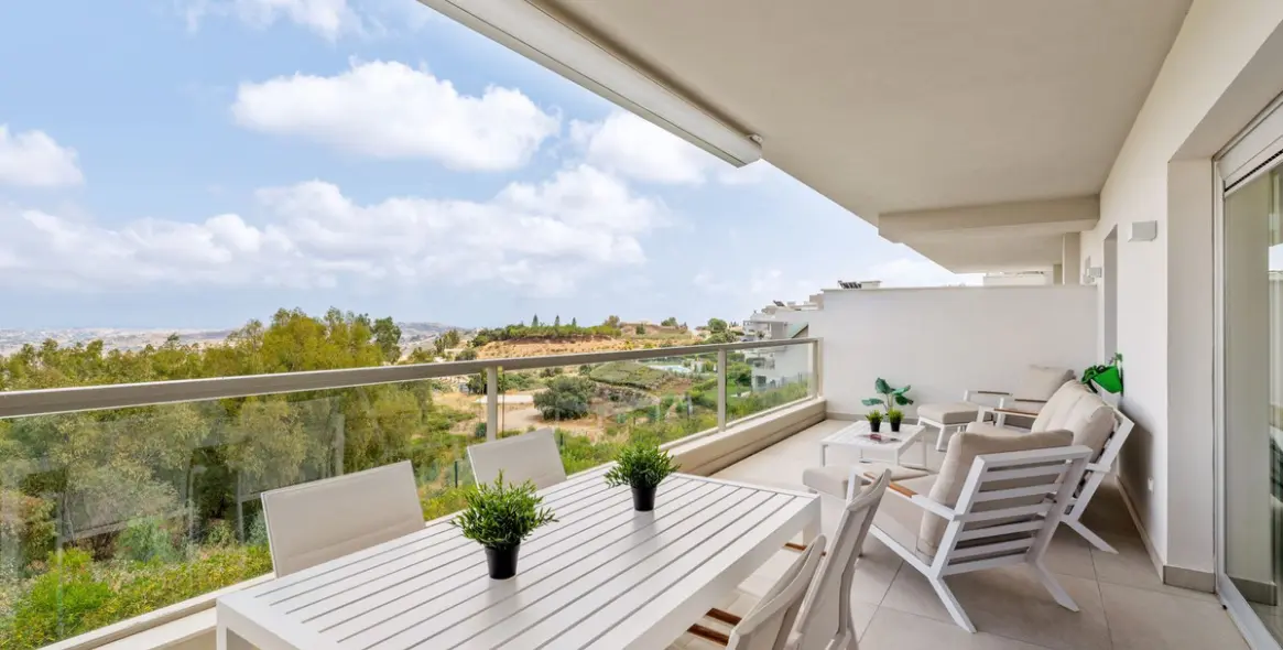 Продажа апартаментов на среднем этаже в La Cala Golf 6