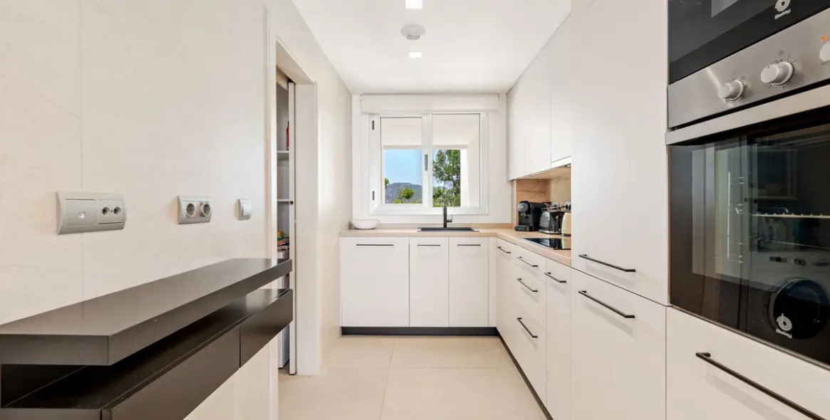 Продажа апартаментов на среднем этаже в La Cala Golf 9