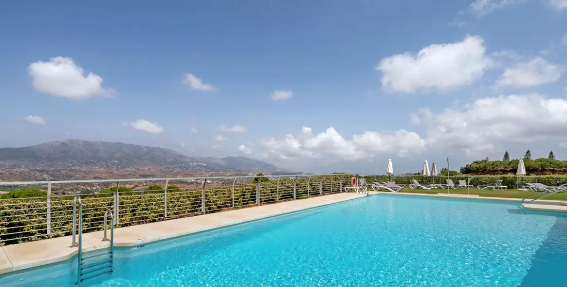 Продажа апартаментов на среднем этаже в La Cala Golf 15