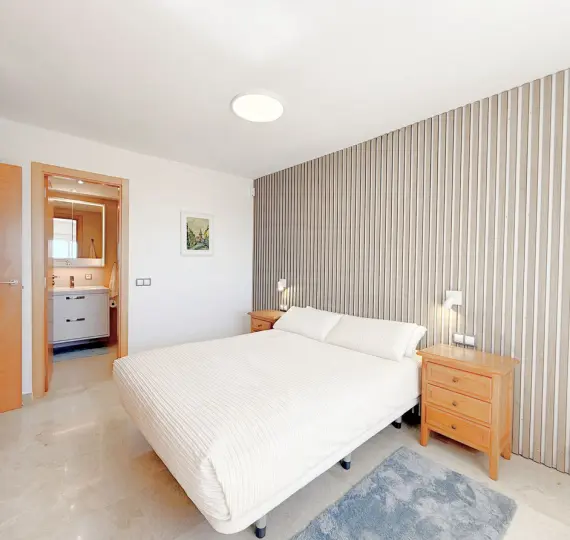 Sale of penthouse in Casares Playa