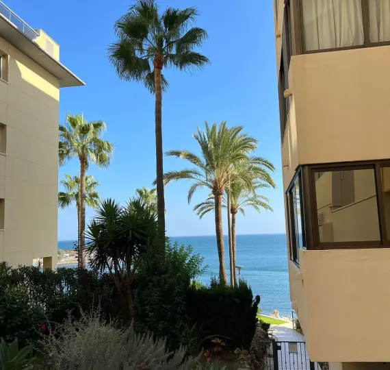 Middle floor apartment R4870597