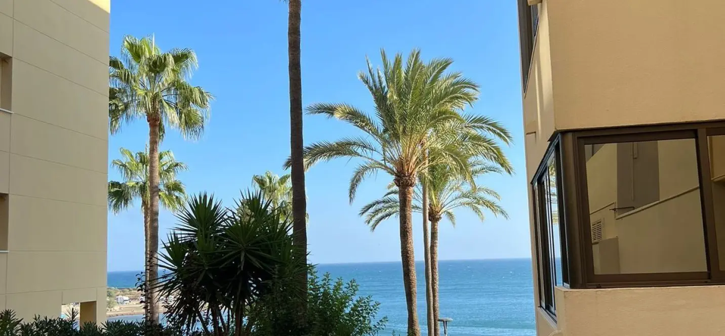 Продажа апартаментов на среднем этаже в Estepona 2
