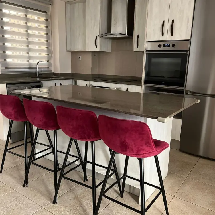 Продажа апартаментов на среднем этаже в Estepona