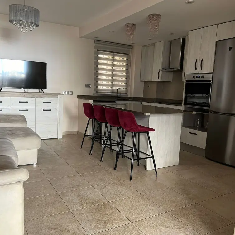 Продажа апартаментов на среднем этаже в Estepona