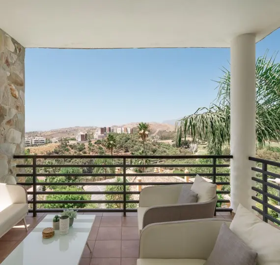 Продажа апартаментов на среднем этаже в Los Almendros