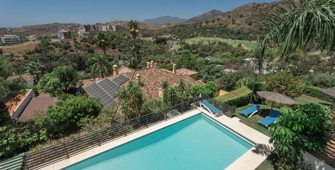 Продажа апартаментов на среднем этаже в Los Almendros 4