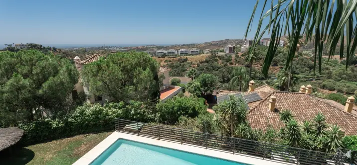 Продажа апартаментов на среднем этаже в Los Almendros 4