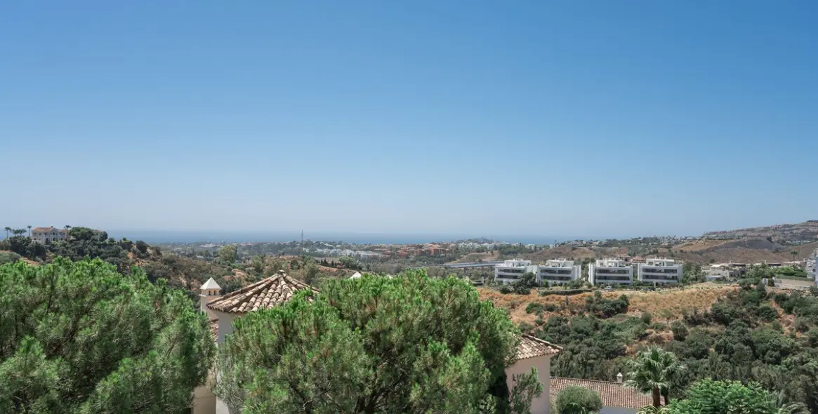 Продажа апартаментов на среднем этаже в Los Almendros 6