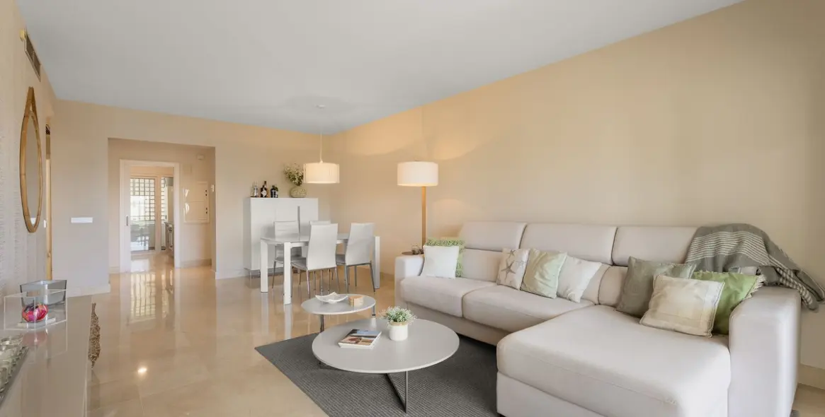 Продажа апартаментов на среднем этаже в Los Almendros 10