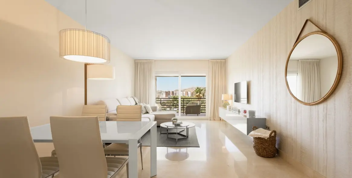 Продажа апартаментов на среднем этаже в Los Almendros 12