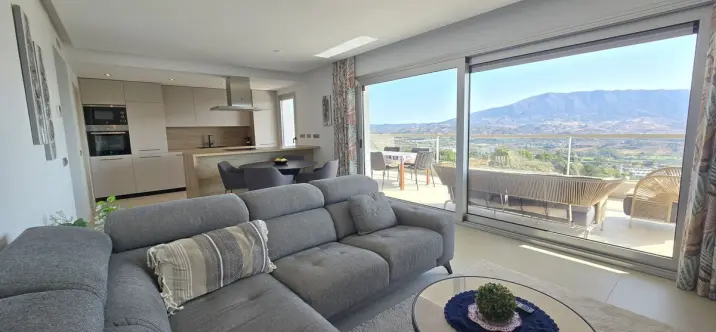 Sale of middle floor apartment in La Cala Golf 1