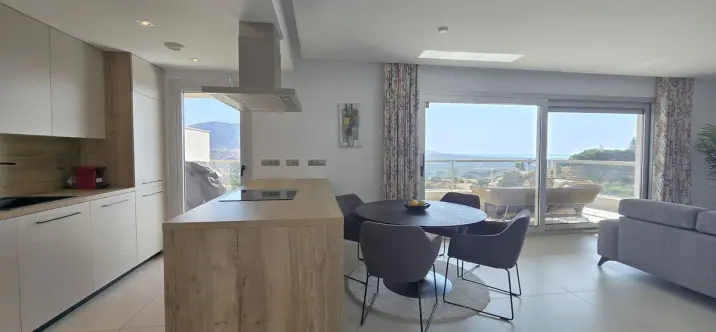 Sale of middle floor apartment in La Cala Golf 2