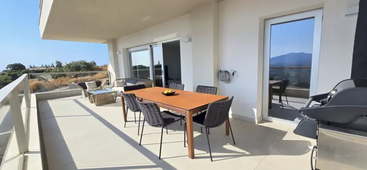 Sale of middle floor apartment in La Cala Golf 3